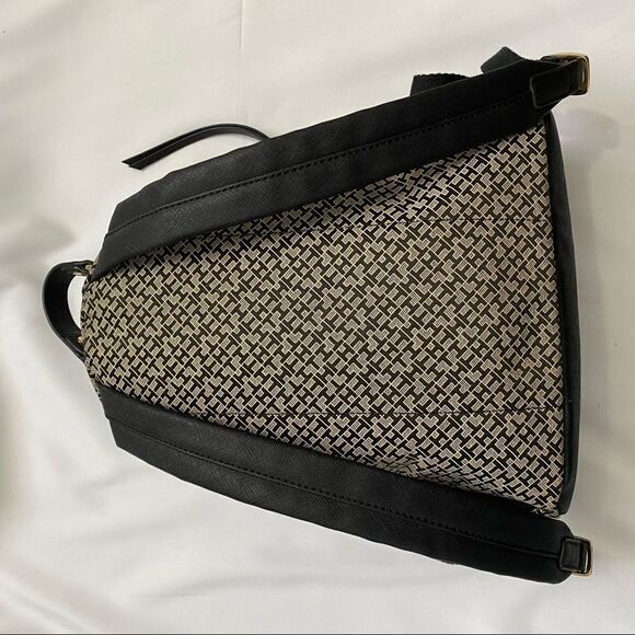 Tommy Hilfiger Women’s Medium Size Backpack Purse - Picture 3 of 9